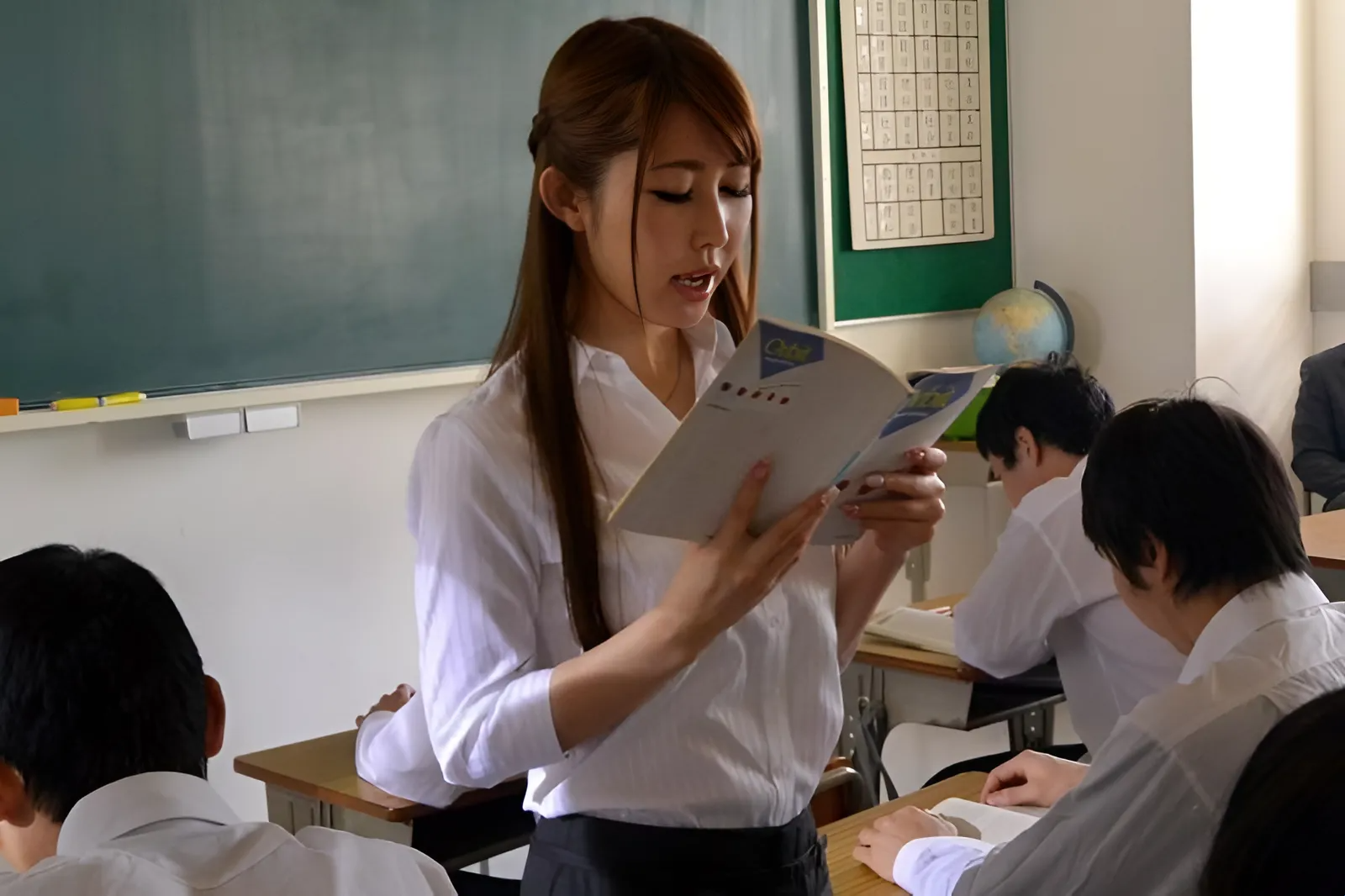 MIDE-098 與美麗的實習老師通姦